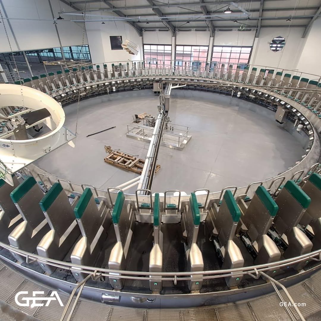 GEA DairyProQ – robotizētā karuseļtipa slaukšanas zāle
